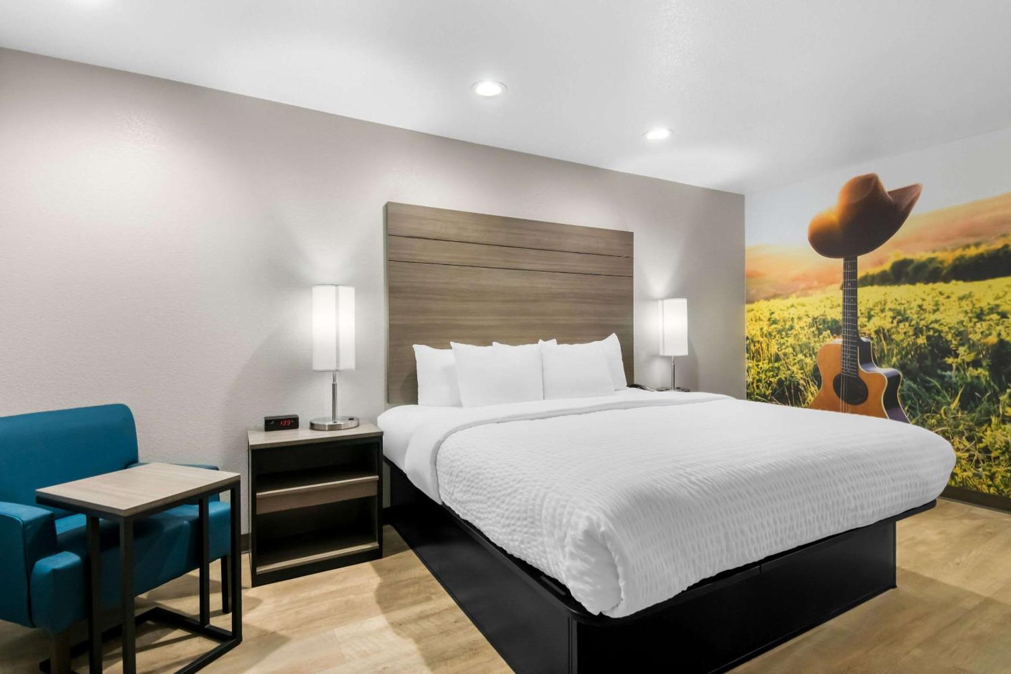 Clarion Pointe Hotel Fort Worth Exterior photo