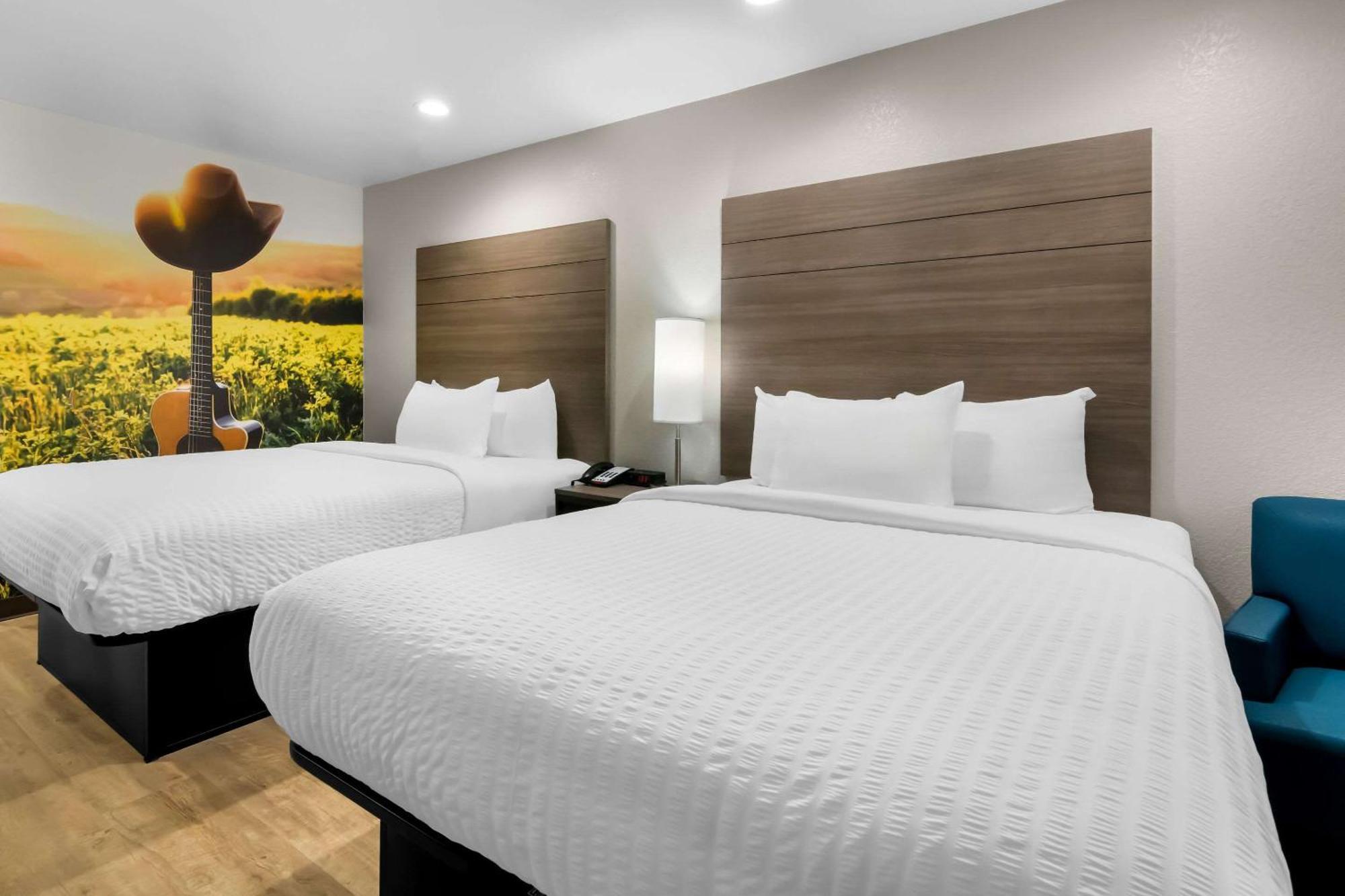 Clarion Pointe Hotel Fort Worth Exterior photo